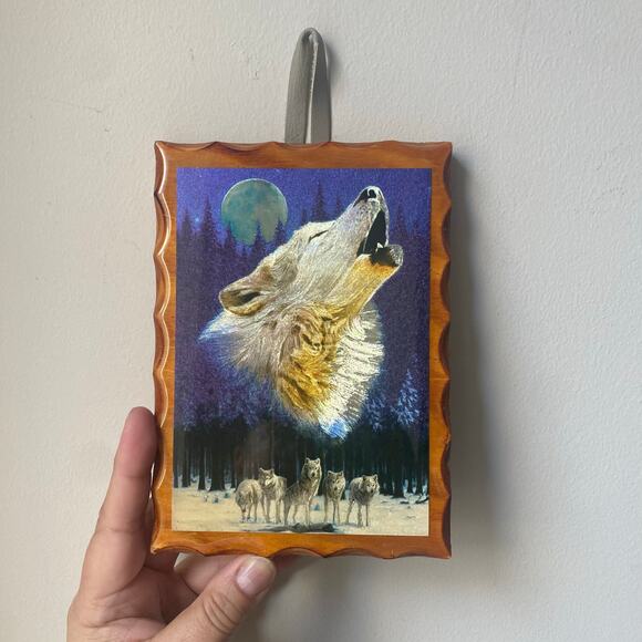 Vintage Howling Wolf Art Print On Wood Plaque Shiny Mystical Wall Cabin Decor - Picture 9 of 9